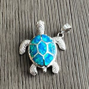 🌺🎉 Host Pick 🎉🌺. Sterling Silver (925) Blue Opal Pendant.